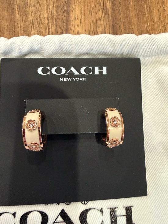COACH Cream and Gold Floral Accent Bracelet and Hoop Earring Set main image 7